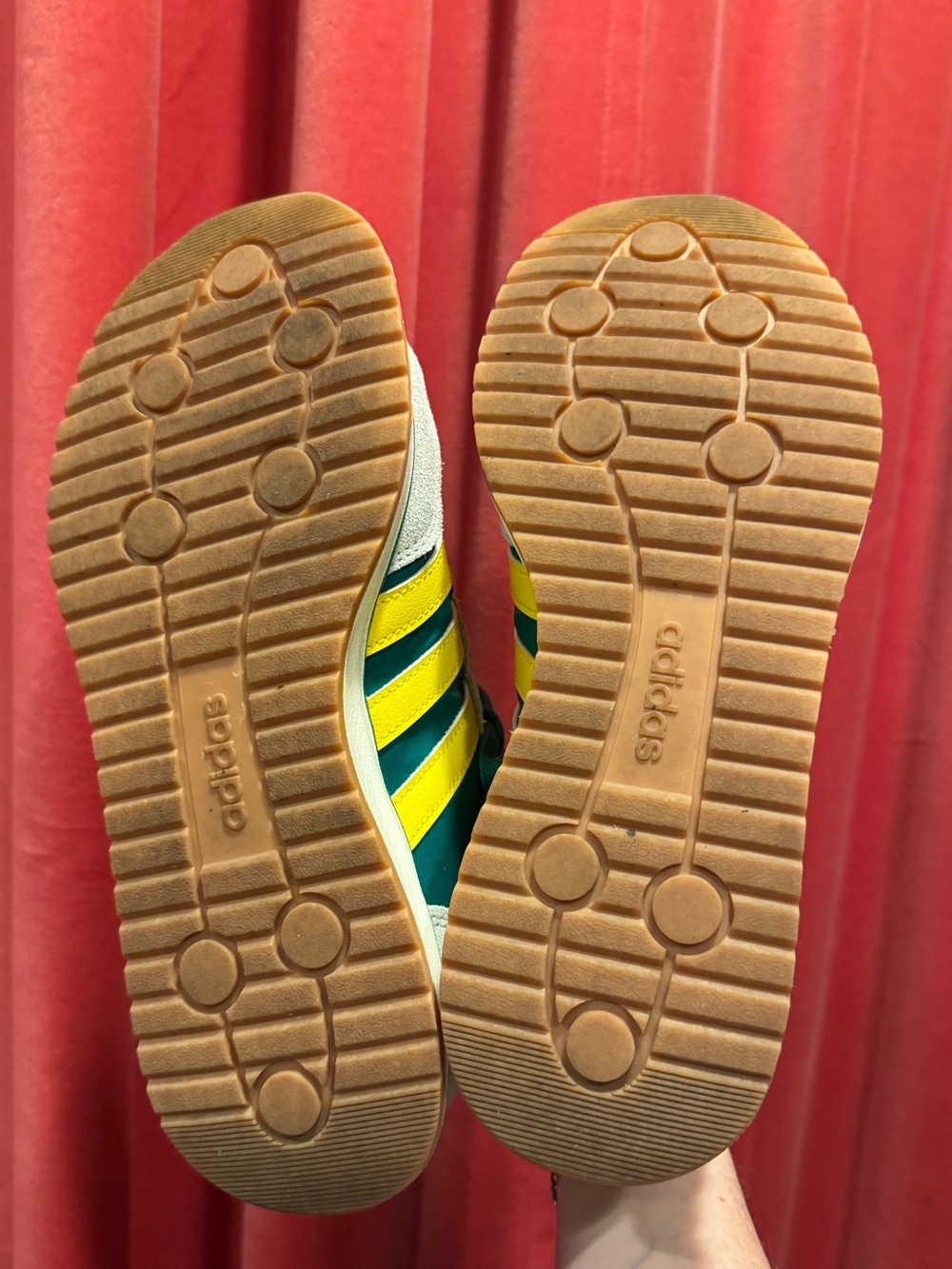 adidas Women’s Run 70s 2.0in green & yellow - Picture 5 of 7